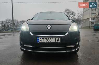 Renault Grand Scenic  2012