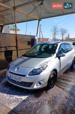 Renault Grand Scenic  2010