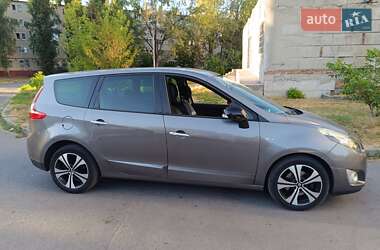 Renault Grand Scenic  2011