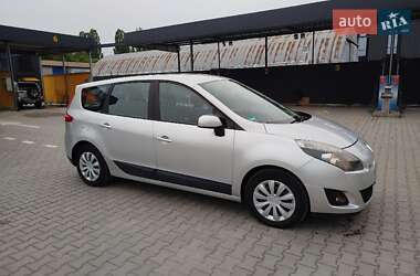 Renault Grand Scenic  2011