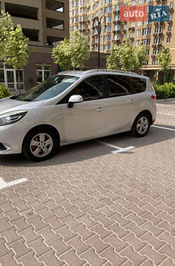 Renault Grand Scenic  2012