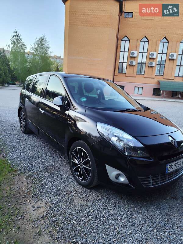 Мінівен Renault Grand Scenic