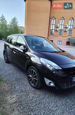Renault Grand Scenic 2011