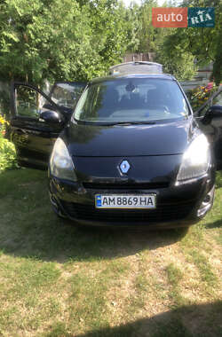 Renault Grand Scenic  2011