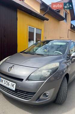 Renault Grand Scenic  2012