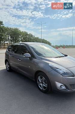 Renault Grand Scenic  2009