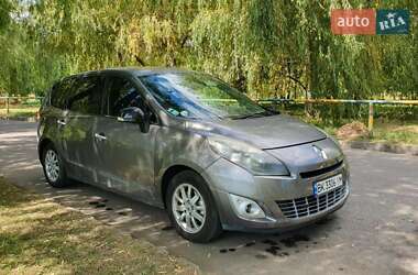 Renault Grand Scenic  2011