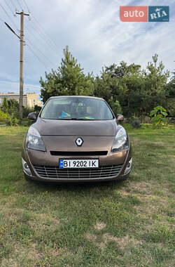 Renault Grand Scenic  2011