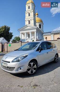 Renault Grand Scenic  2010
