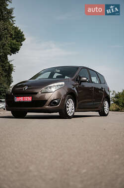 Renault Grand Scenic  2010