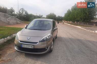 Renault Grand Scenic  2012