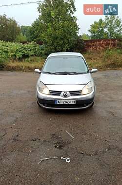 Renault Grand Scenic  2004