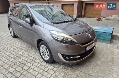 Renault Grand Scenic 2012