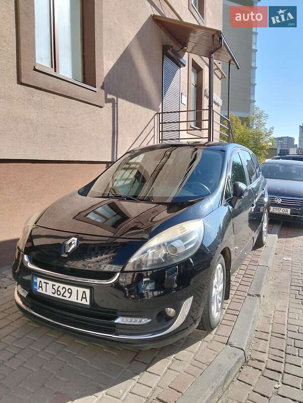Минивэн Renault Grand Scenic