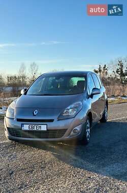 Renault Grand Scenic  2011