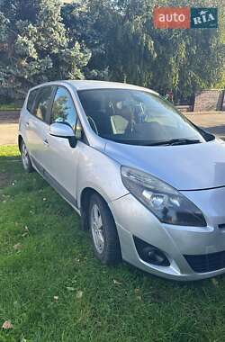 Renault Grand Scenic  2010