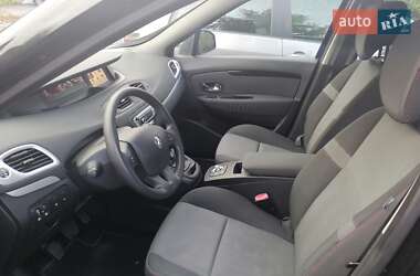Renault Grand Scenic  2015