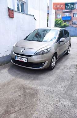 Renault Grand Scenic  2012