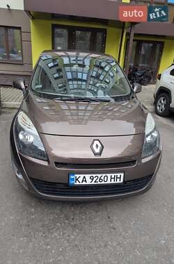 Renault Grand Scenic  2011
