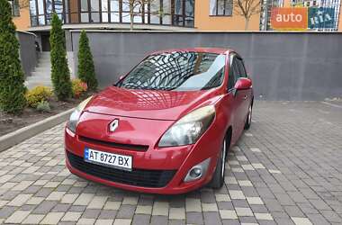 Renault Grand Scenic  2011