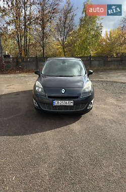 Renault Grand Scenic  2011