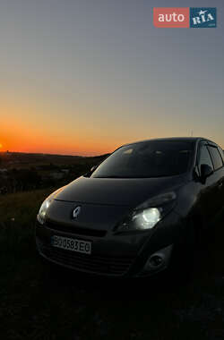 Renault Grand Scenic  2011