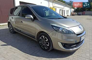 Renault Grand Scenic  2012