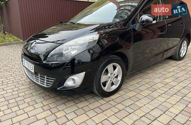 Renault Grand Scenic  2011