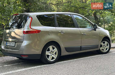 Renault Grand Scenic  2012