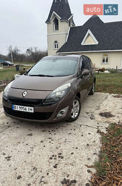 Renault Grand Scenic  2011
