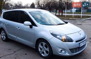 Renault Grand Scenic  2011
