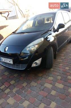 Renault Grand Scenic 2011