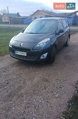 Renault Grand Scenic  2011