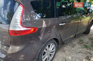 Renault Grand Scenic  2010