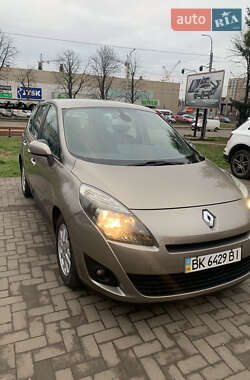 Renault Grand Scenic  2010