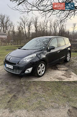 Renault Grand Scenic  2010