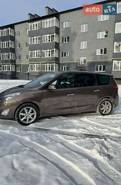 Renault Grand Scenic  2010