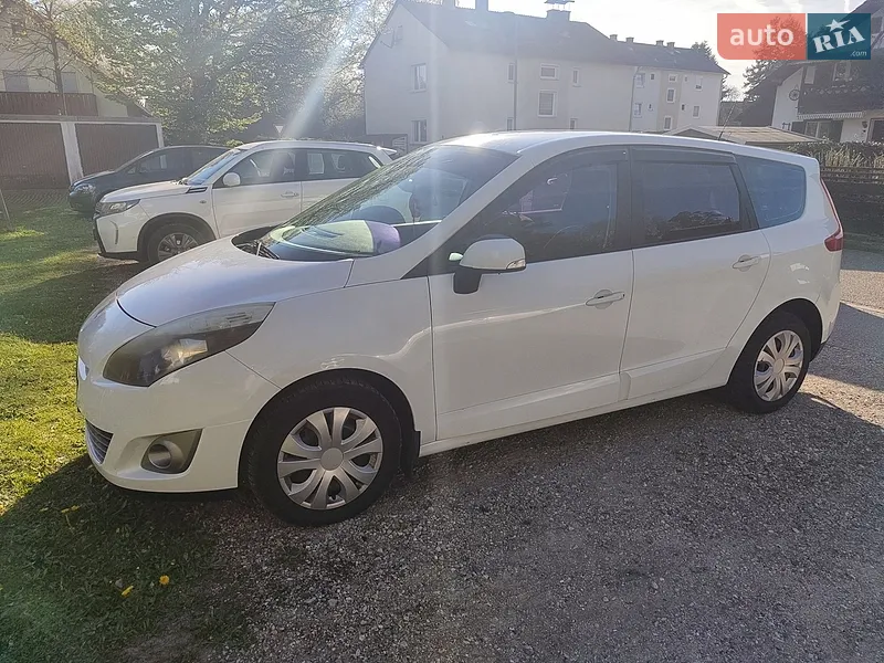 Renault Grand Scenic 2011