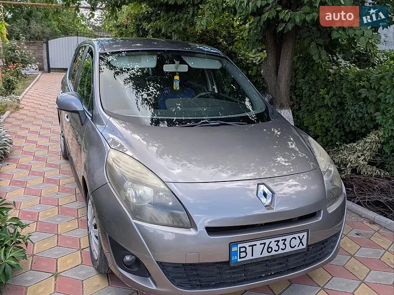 Renault Grand Scenic 2011