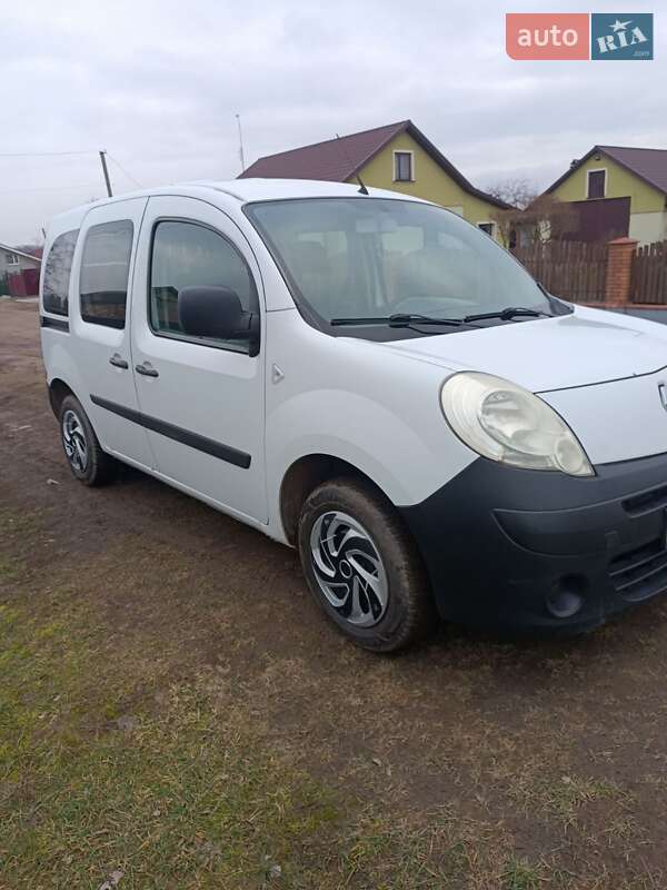 Renault Kangoo 2008 года в Луцке