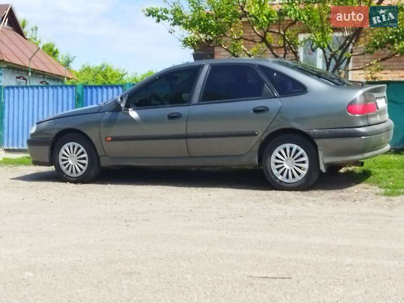 Хэтчбек Renault Laguna