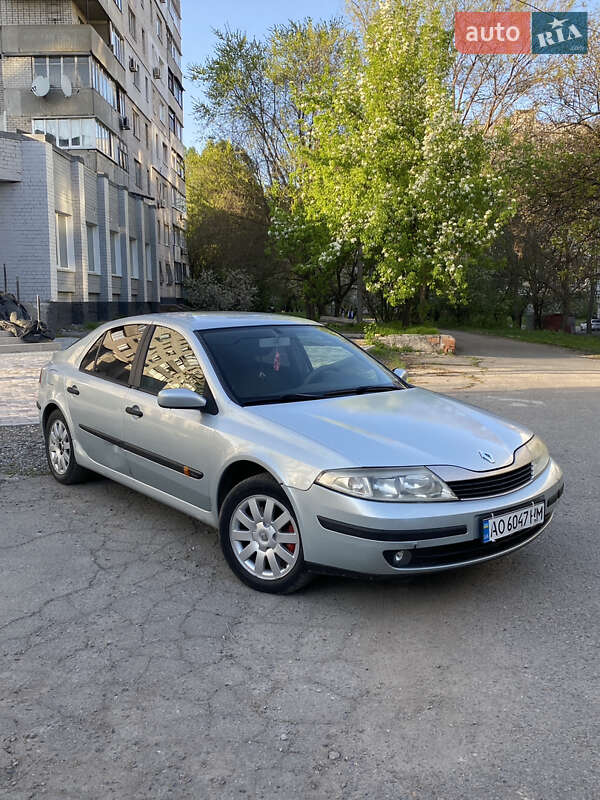 Ліфтбек Renault Laguna
