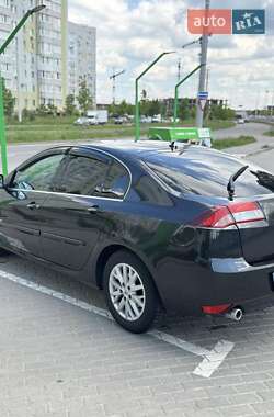 Renault Laguna  2015
