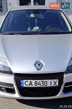 Renault Laguna  2011