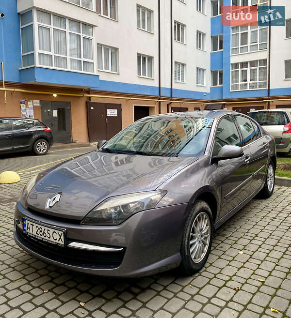 Ліфтбек Renault Laguna