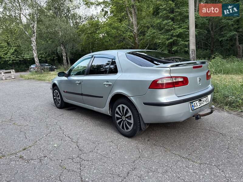 Ліфтбек Renault Laguna