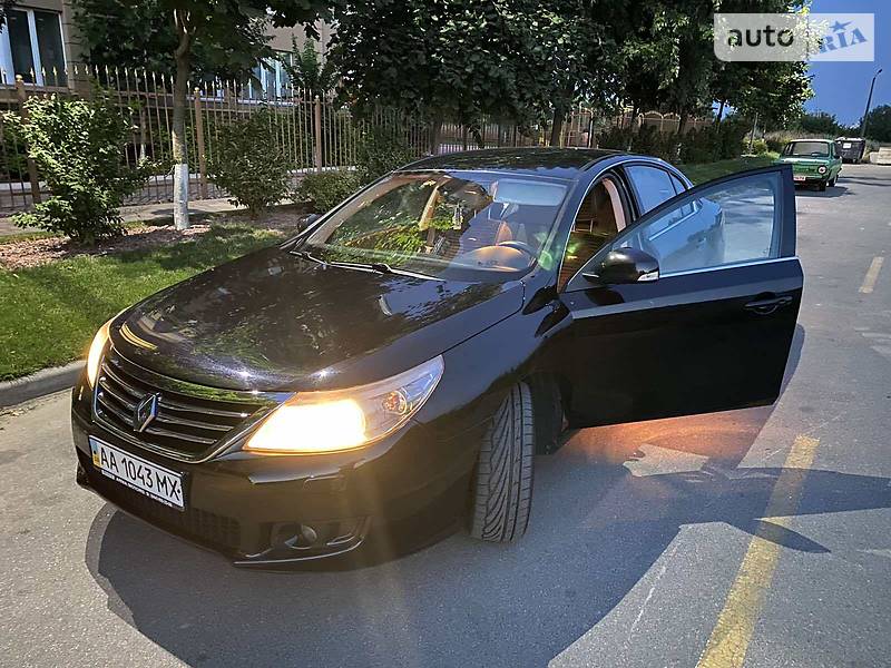 Седан Renault Latitude