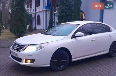 Renault Latitude  2012