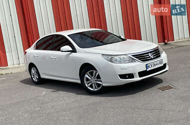 Renault Latitude 2011