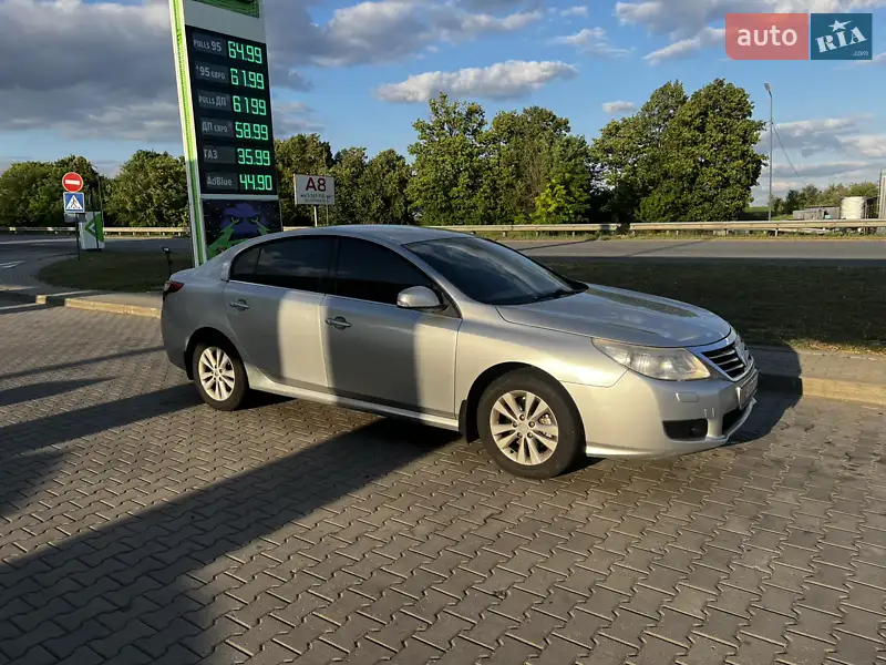 Renault Latitude